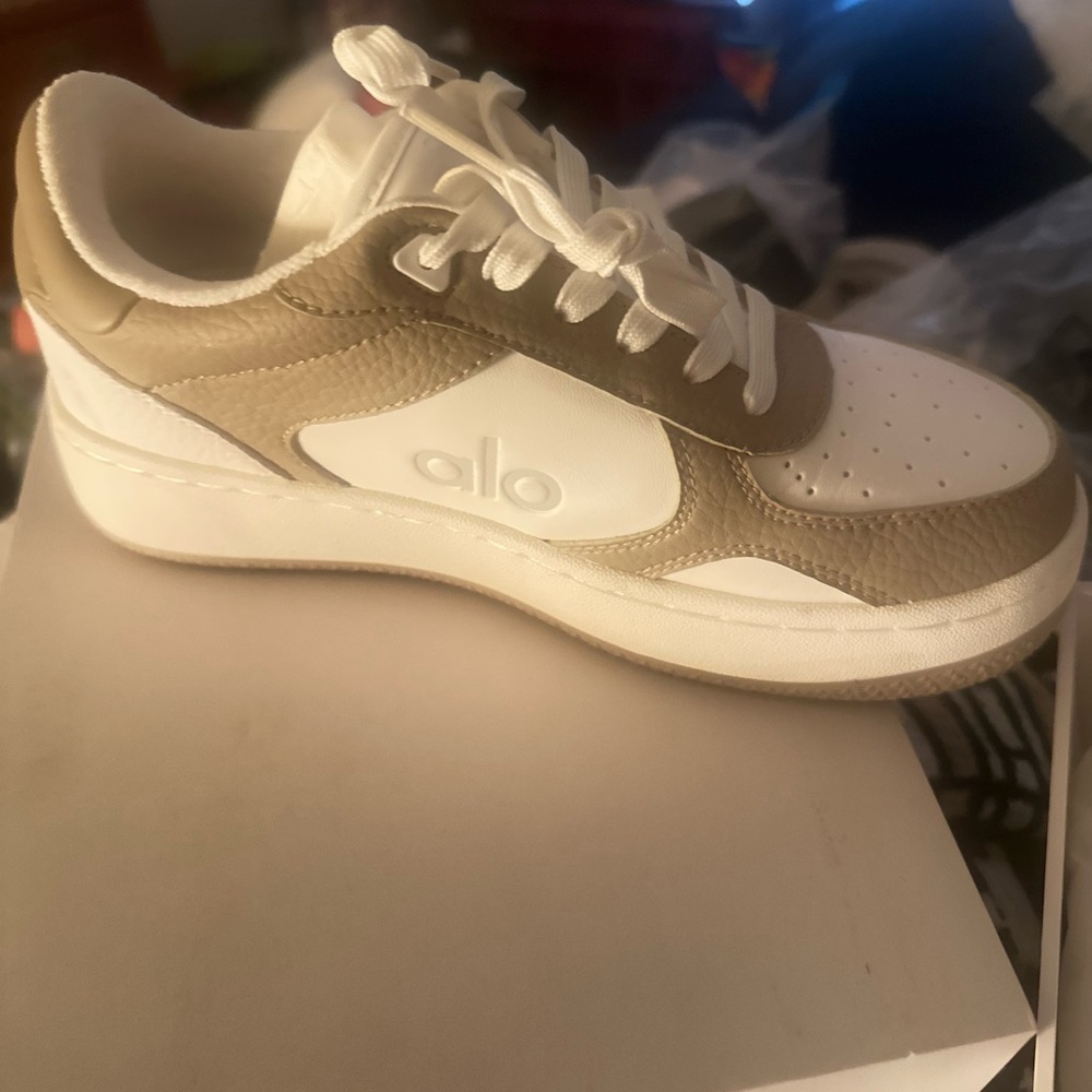 ALO Yoga Gravel White and Gray Sneakers, Size 5.5, Unisex.NIB